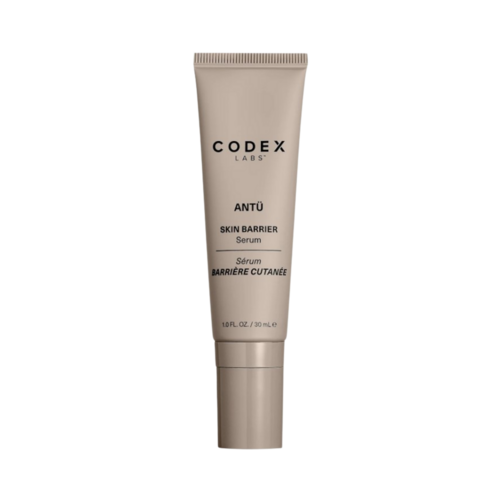Codex Antu Skin Barrier Serum en un elegante envase beige. Ideal para las líneas finas, este tratamiento facial mejora la salud de la piel con hibisco y ácido cítrico.