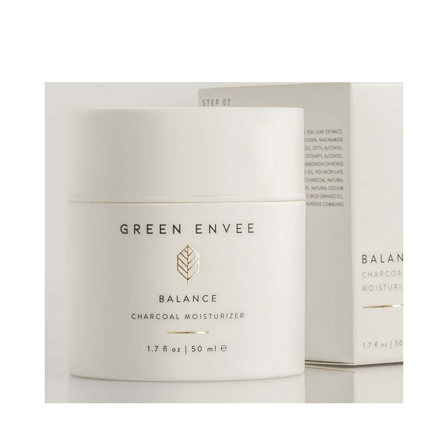 Green Envee Balance Charcoal Moisturizer パッケージボックス付き。ニキビや乾燥をターゲットにした毎日のスキンケアに最適です。