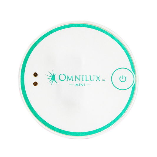 Omnilux Blemish Eraser - Acne Treatment | Lysterapi-enhed med tænd/sluk-knap og LED-indikatorer til målrettet hudpleje.