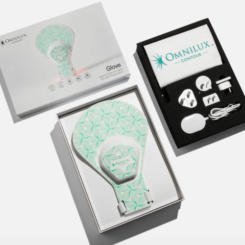 Omnilux Contour Glove komplett sett med tilbehør og emballasje for rødlysterapi hjemme. Handle hudpleieverktøy i spa-kvalitet på nettet.