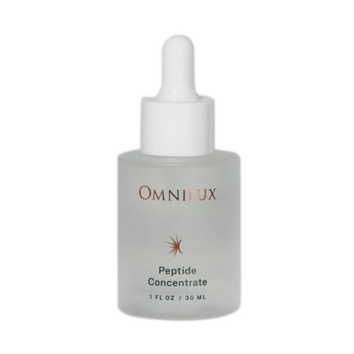 eSkinCareStore 的 Omnilux 肽浓缩液是一种多肽治疗精华素,可减少细纹和疲劳迹象。