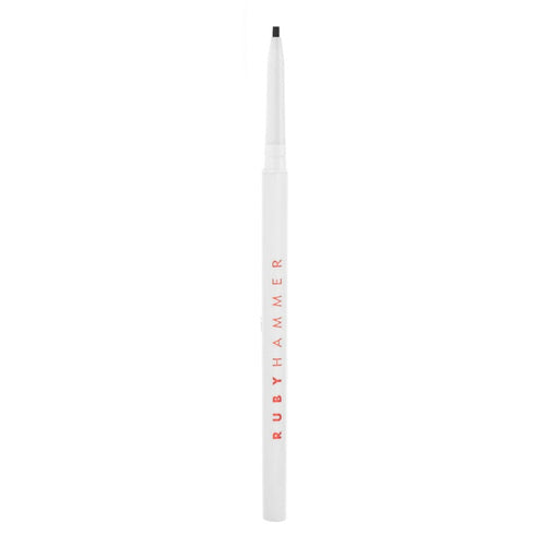 Ruby Hammer 1.7mm Precision Eyeliner Pencil באריזה לבנה לרירית עיניים ללא רבב. עוצב עבור דיוק איפור ומריחה חלקה.