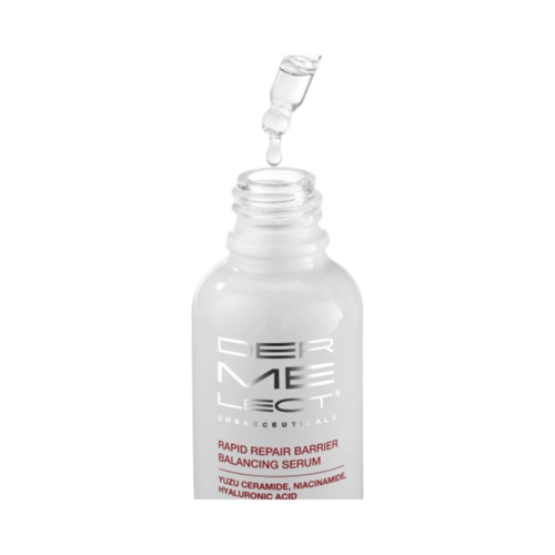 טפטפת סרום מעל בקבוק Dermelect Rapid Repair מראה נוסחה ברורה. סרום פנים מועשר בפרה-ביוטיקה, ניאצינמיד וסרמידים.