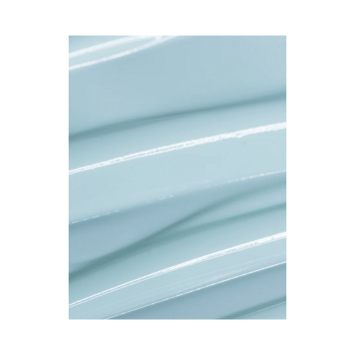ملمس جل مرطب من Coola Gel SPF 30 - مصل الوقاية من الشمس والممتلئ، يعرض تطبيقه الخفيف والمنعش لروتين العناية بالبشرة.