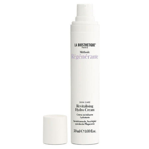 潤いを与える La Biosthetique ハイドロ クリーム モイスチャライザーは、洗練された 50ml パッケージに入っており、顔のスキンケアやアンチエイジングの水分補給のニーズに最適です。