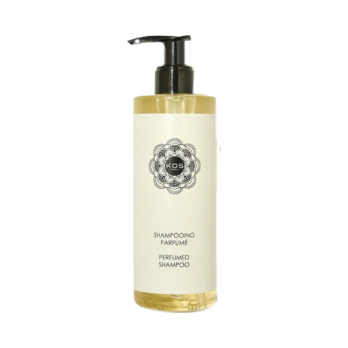 شامبو كوس باريس المعطر في عبوة أنيقة بمكونات طبيعية. تركيبة تعتمد على الصبار للحصول على شعر ناعم ونظيف في فئة العناية بالشعر.