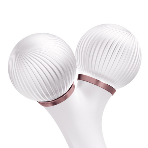 תקריב של ראשי סיליקון מצולעים כפולים של Geske Sonic Facial Roller המיועדים לעיסוי פנים יעיל ולשיפור גמישות העור.