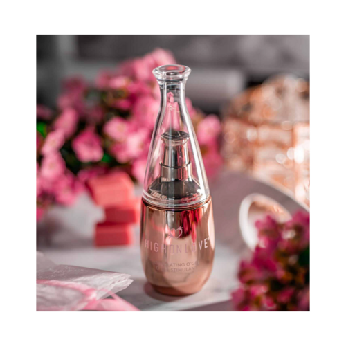 High on Love Stimulating O Gel Body Oil בקבוק 30 מ"ל מוקף פרחים ורודים, שמן גוף חושני מבית eSkinStore.