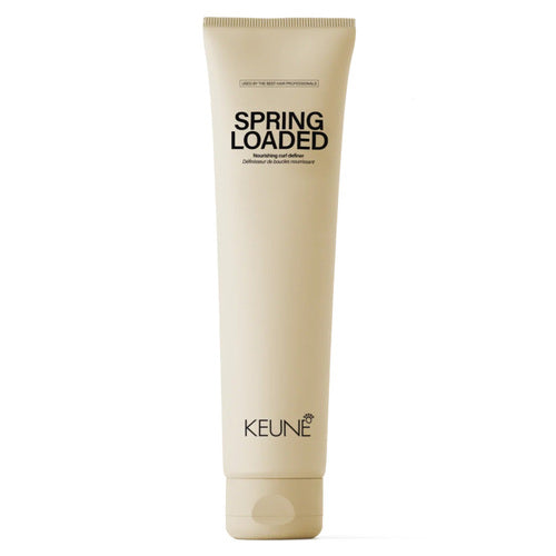 جل تحديد تجعيد الشعر من Keune Style Spring Loaded في أنبوب بيج بسيط، مصمم لتغذية تجعيد الشعر وتثبيته لفترة طويلة في روتين العناية بالشعر.