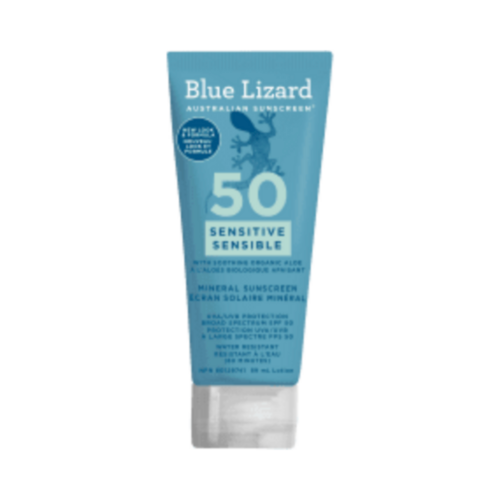 Blue Lizard Sensitive SPF 50 Solskyddsmedel med zinkoxid i en blå klämtub. Idealisk för känslig hud och vattentålig upp till 80 minuter.