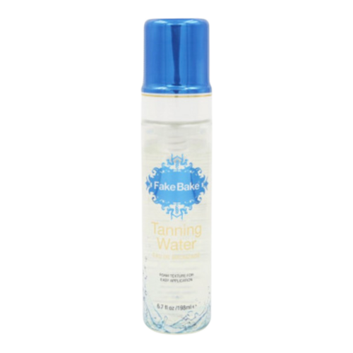 Fake Bake Tanning Water καθαρό αυτομαυριστικό με υφή αφρού, σχεδιασμένο για εύκολη εφαρμογή και χάλκινη λάμψη χωρίς ραβδώσεις σε προϊόντα μαυρίσματος προσωπικής περιποίησης.