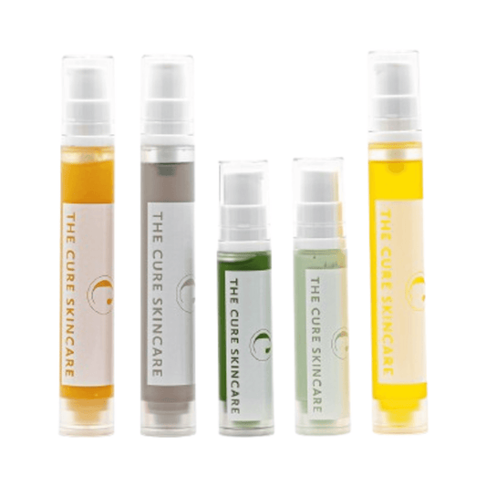 護膚必需品組 - 保濕和清潔 | The Cure Skincare 適合旅行攜帶的五件裝可補充臉部和頸部精華液套裝。
