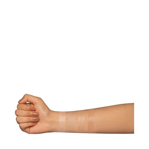 عينات من ظلال Pupa Wonder Me Fatigue Eraser Concealer، تعرض التغطية وتنوع الألوان للبشرة المختلفة.