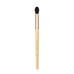 Jane Iredale Crease Brush med avsmalnande borst och trähandtag, perfekt för att blanda ögonskugga i ögonlocksvecket för en slät finish.