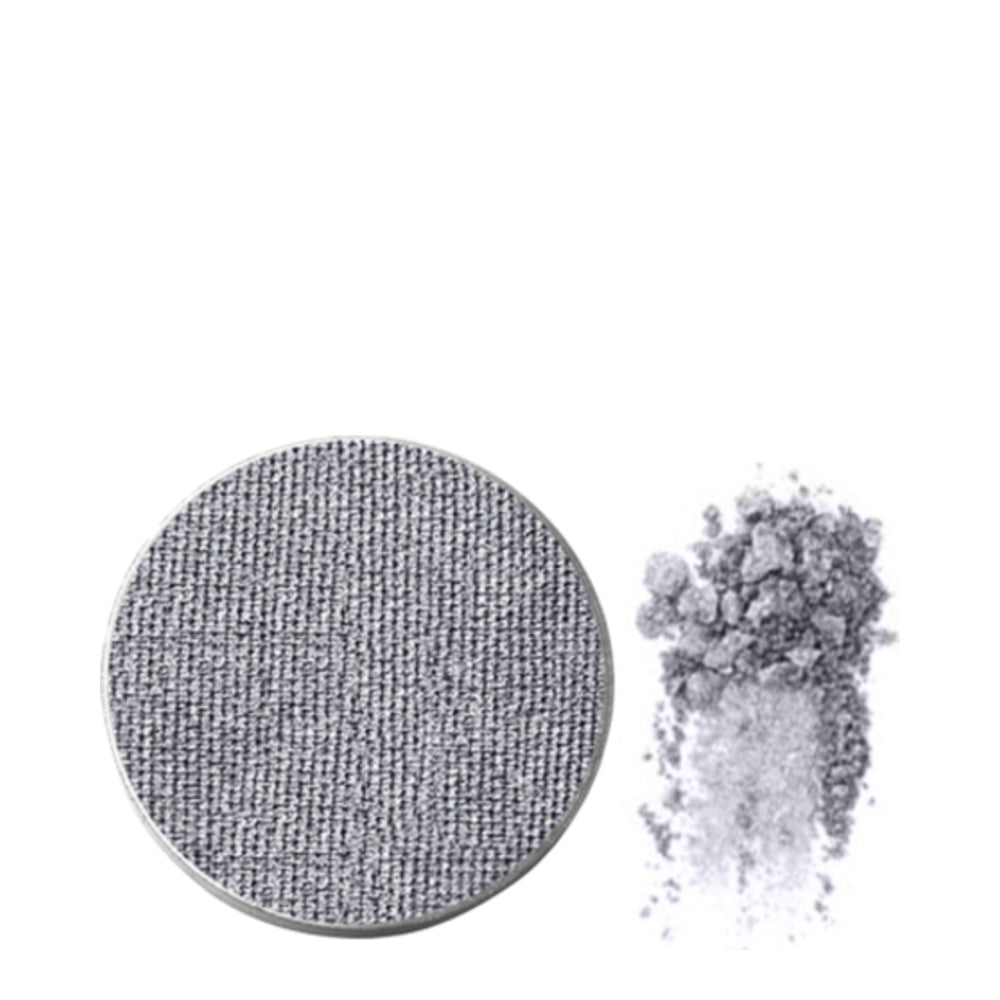 FACE atelier Eyeshadow en Blue Steel, un fard à paupières gris chatoyant avec de la poudre finement moulue, parfait pour créer un maquillage des yeux aux tons froids.