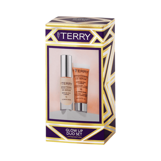 By Terry Glow Up Gift Set Duo dans un emballage en édition limitée comprenant deux sérums CC pour des soins de la peau lumineux en déplacement.