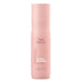 Wella Invigo Blonde Recharge Shampoo med färgpigment, designat för att bibehålla ljushet och ton för blont hår. Perfekt för daglig rengöring.
