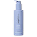 Lumi Firm Tightening Lotion van HydroPeptide in een strak lavendelpompflesje. Anti-aging lichaamscrème met peptiden en niacinamide voor een stralende huid.