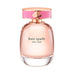 Kate Spade New York EDP, 100 ml/3,4 fl oz damdoft i en klar glasflaska med rosa lock och guldaccenter, perfekt för presenter eller dagligt slitage.