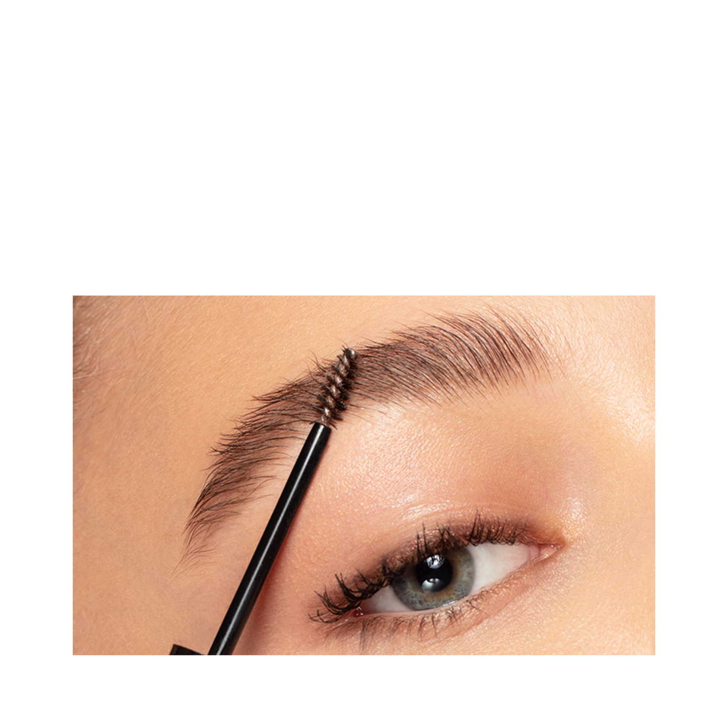 Pupa Eyebrow Gel - Fix Tint Enhance | 3 ml applied to eyebrow, highlighting its plumping and defining effect for fuller brows.