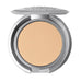 T LeClerc Powder Compact Foundation í mjúkum hlutlausum tón, 2-í-1 formúlu fyrir jafnan húðlit og mattan áferð í sléttum silfurþéttum lit.
