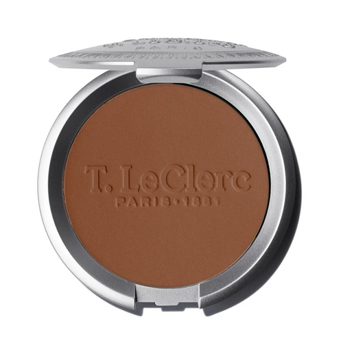 T LeClerc Pressed Powder in light neutral beige with anti-aging benefits. Offers a natural finish to enhance and set makeup effortlessly.