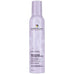 Weightless Volume Mousse från Pureology med ros och vitamin E, idealisk för att öka volym och glans samtidigt som håret skyddas från värmeskador.