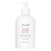 Fresh Sugar Lychee Body Lotion 300ml med pumpedispenser, beriket med vitamin C & E for 24 timers fuktighet og en søt fruktig duft.