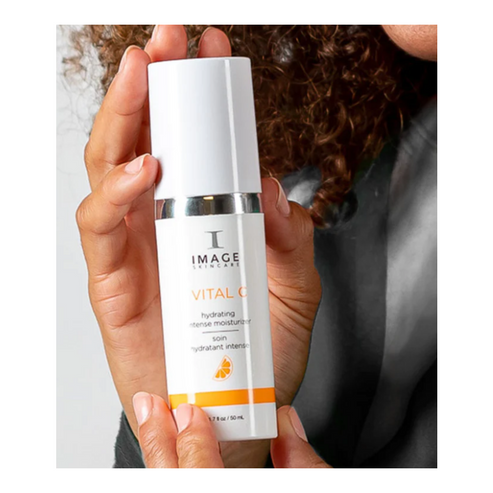 Kuva ihonhoito elintärkeää kosteuttavaa voimakasta kosteusvoidetta