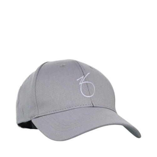 Moderne graue ZO Skin Health Cap mit minimalistischem Logo, ein Gratisgeschenk bei Health & Beauty. Ideal für Fitness, Wellness und Alltagsstil.